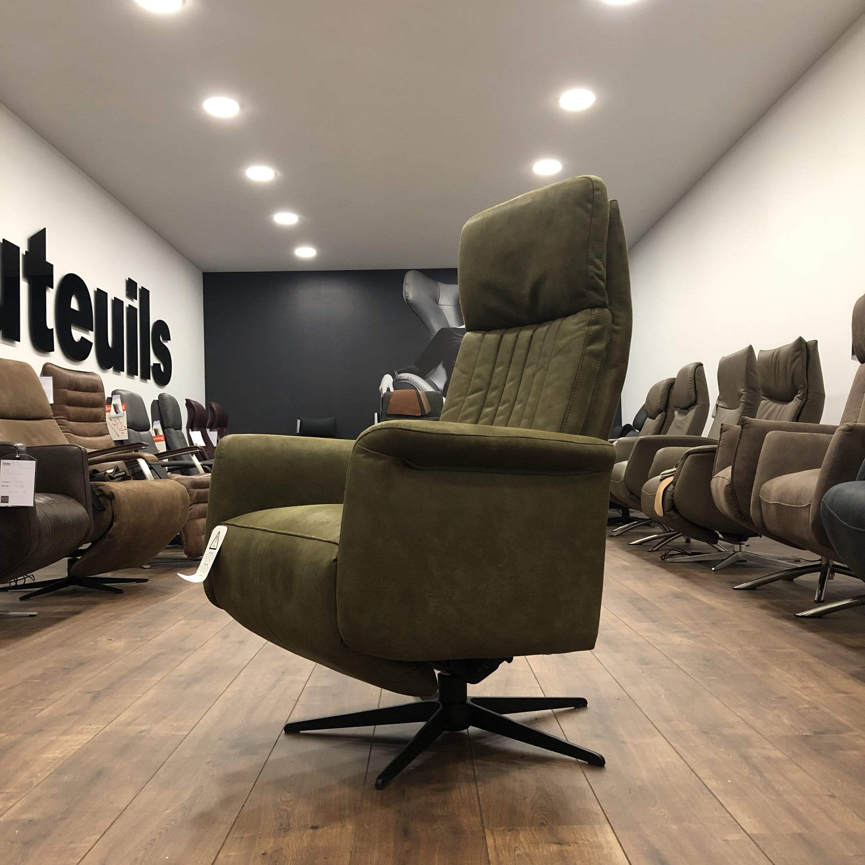 JUST RELAX  In bull leer 898,- - online bestellen bij Potz Wonen